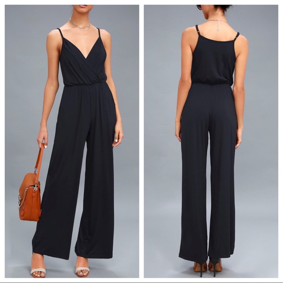Lulus Pants - NWT Lulu’s La Dolce Vita Surplice Wrap Jumpsuit